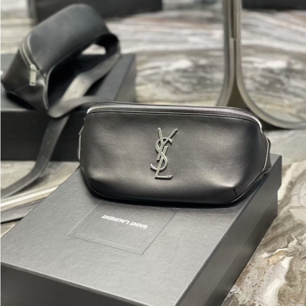 Yves Saint Laurent Classic Belt Bag